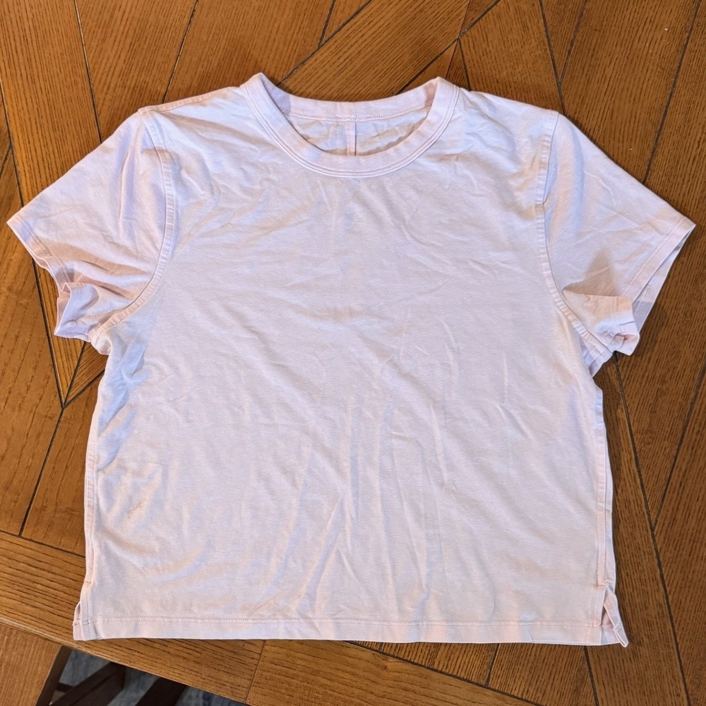 Lululemon Cates T-Shirt Light Pink Short Sleeve Relaxed Crop Top Womens Size 8